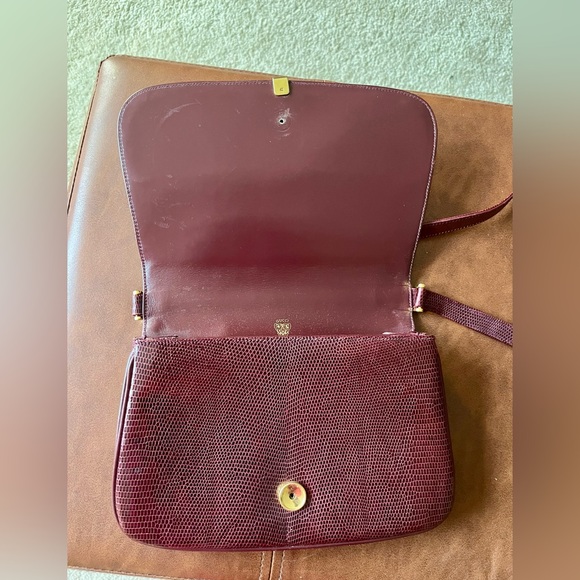 Authentic Gucci Purse - Picture 3 of 13